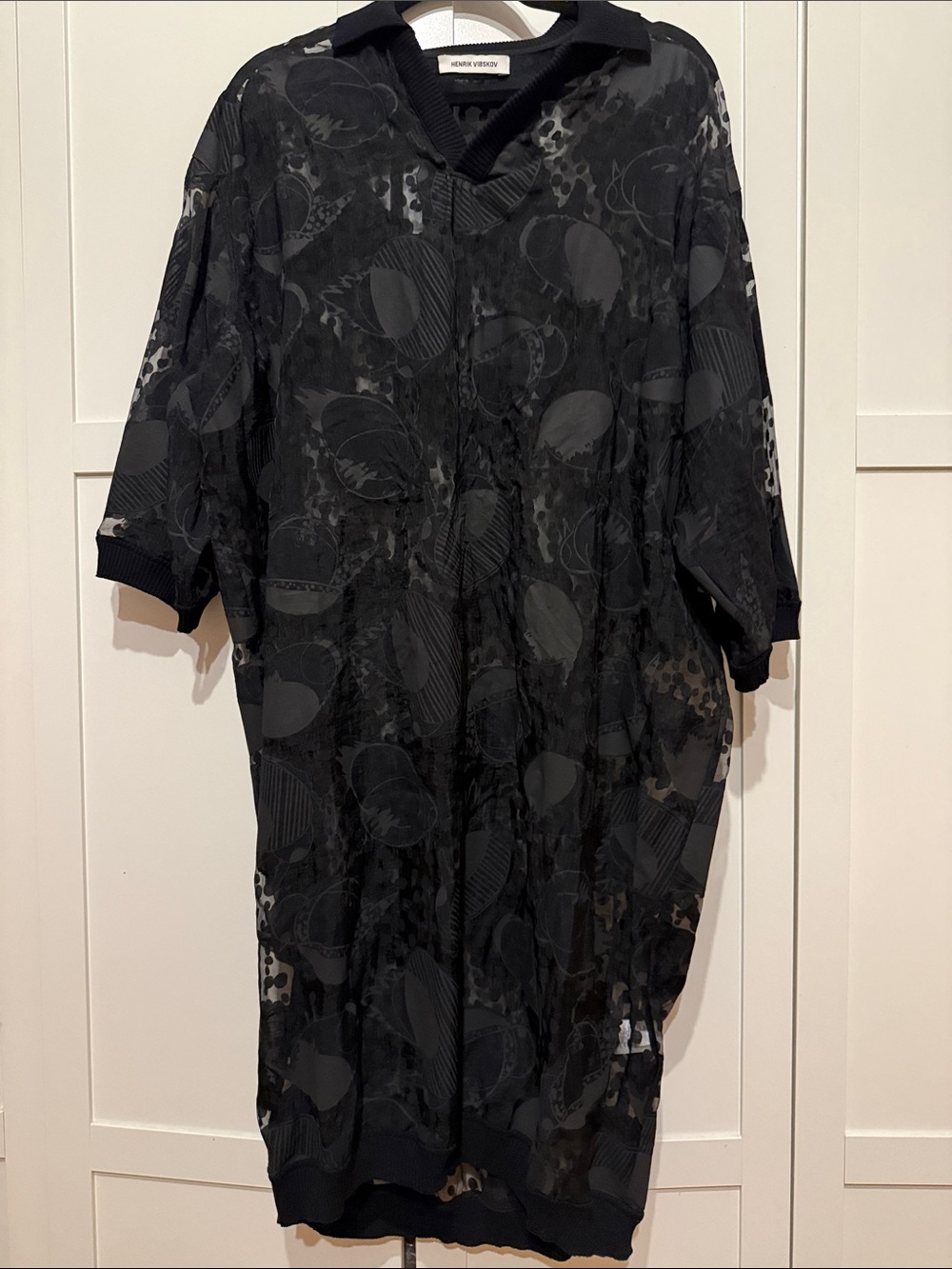 Black graphic Patterned Dress - Picture 3 of 7